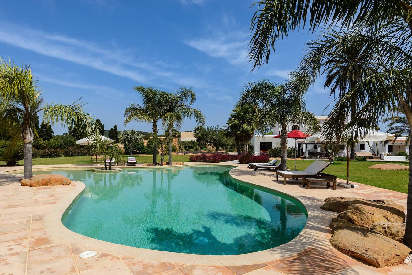 Belle villa "Can Cosmi" avec Wi-Fi, piscine, terrasses, jardin et balcon in Santa Eulària des Riu, Côte d’Ibiza