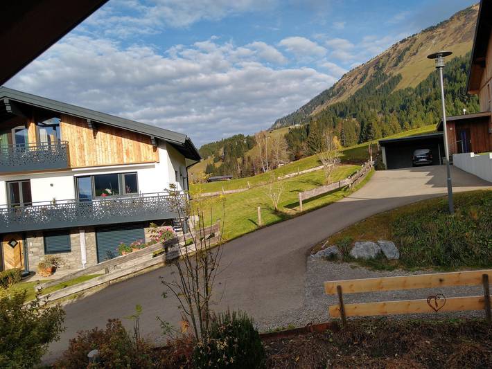 Ferienwohnung für 3 Personen, mit Balkon und Terrasse sowie Garten in Riezlern - 2