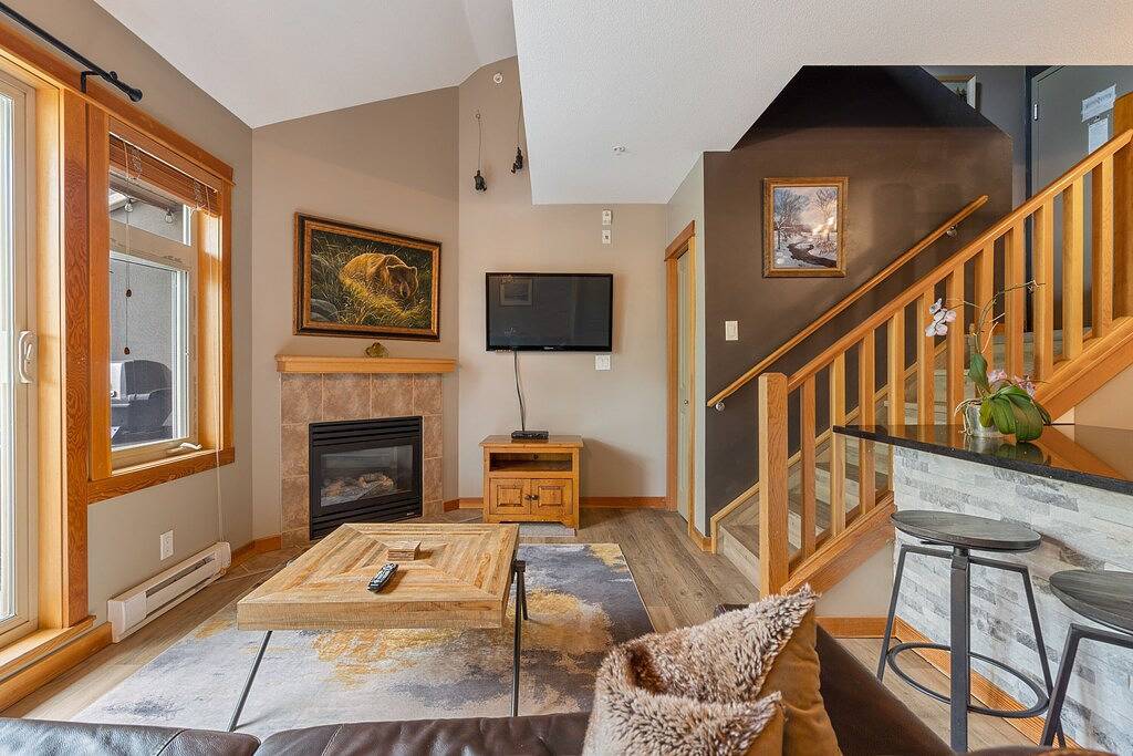 Canmore Penthouse Loft / Jahr Salzwasser-beheizter Außenpool in Canmore, Banff-Nationalpark