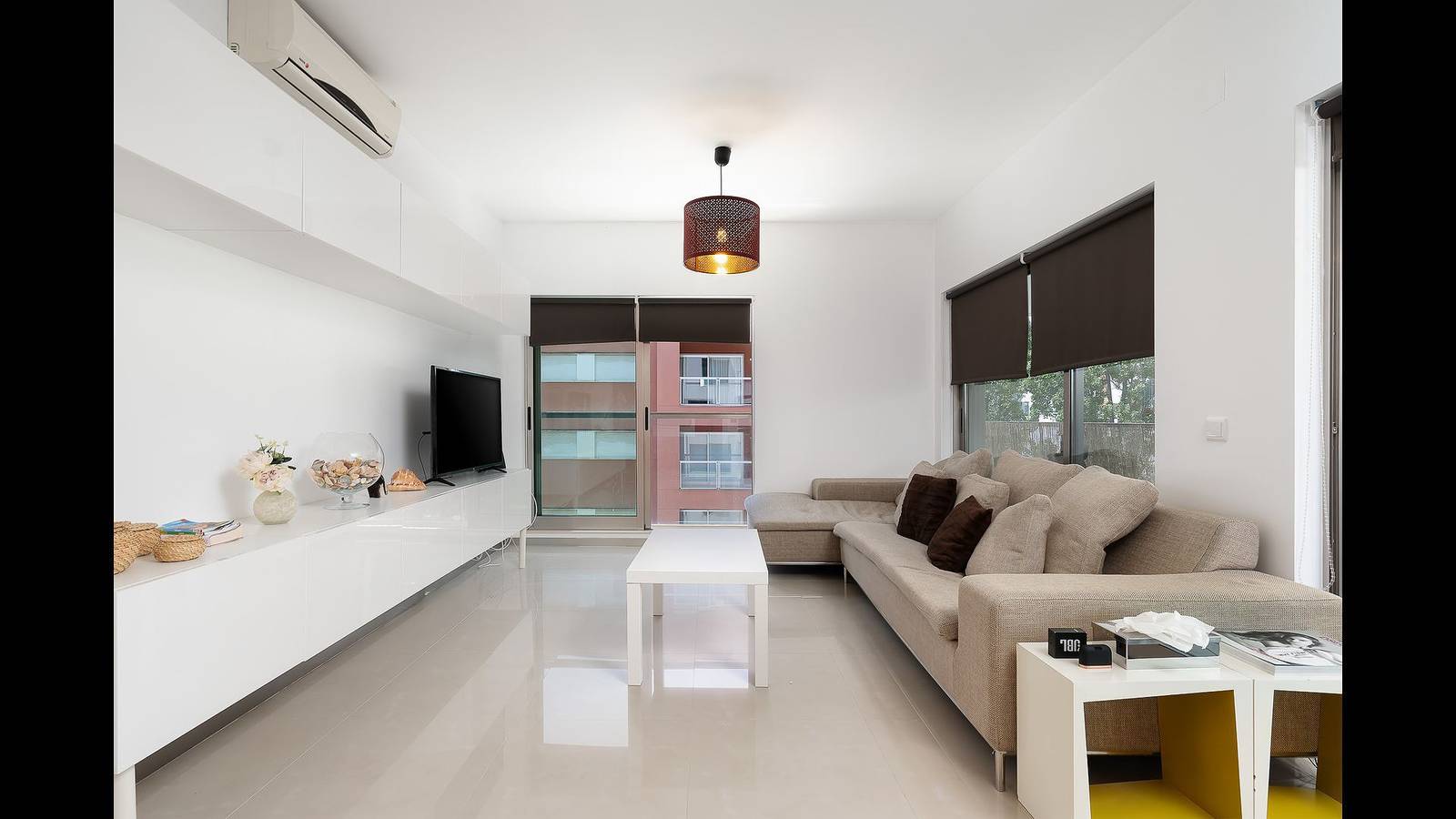 Appartamento intero, 2 Bdr Apartment W/Pool and Jacuzzi by Lovelystay in Praia da Rocha, Portimao