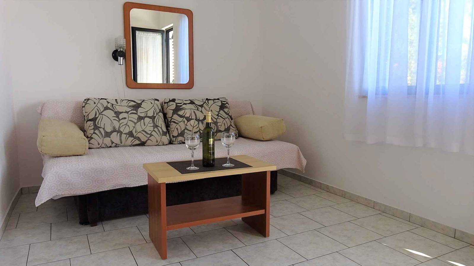 Ganze Ferienwohnung, Ferienwohnung mit Meerblick in Cesarica, Naturpark Velebit