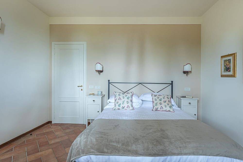 Solaria di Santa Maddalena 14, Castelnuovo Berardenga, Siena and Chianti in Vagliagli, Chianti