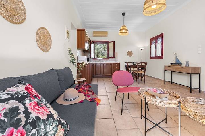 Gîte pour 4 personnes, avec Jardin à Leucade