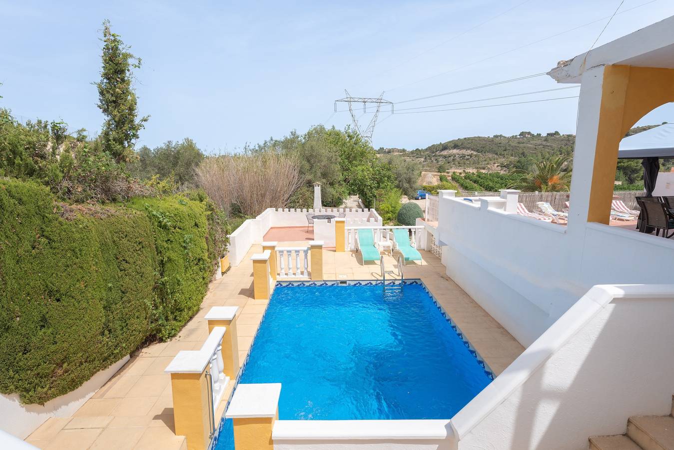 Ganze Wohnung, Apartment „Villa Casablanca“ mit Bergblick, privatem Pool und Wlan in Torrent, Valencia Provinz
