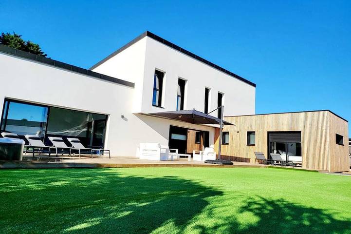 Villa pour 12 personnes, avec jardin ainsi que terrasse et sauna - 1
