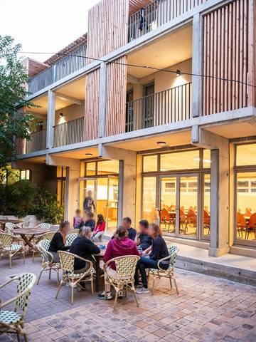 Location de vacances pour 6 personnes, avec jardin dans Cite Medievale