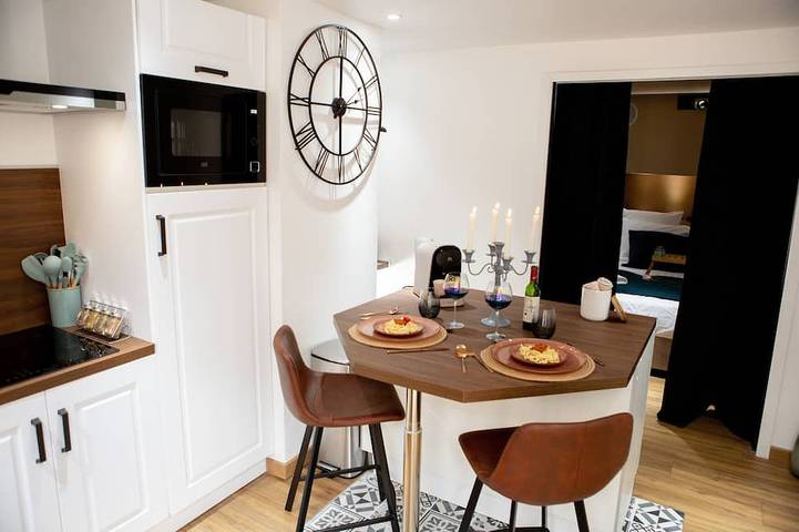 Location de vacances pour 2 personnes, avec jacuzzi et terrasse à Tourlaville