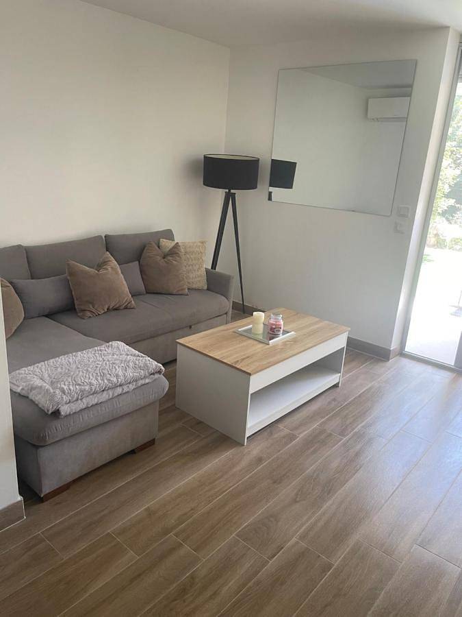 Appartement de vacances pour 4 personnes, avec terrasse et jardin