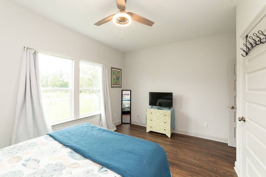 2 mi to Old Town ★ Blocks to ⛱️ ★Spacious & Cozy in Bay St. Louis, Mississippi Gulf Coast