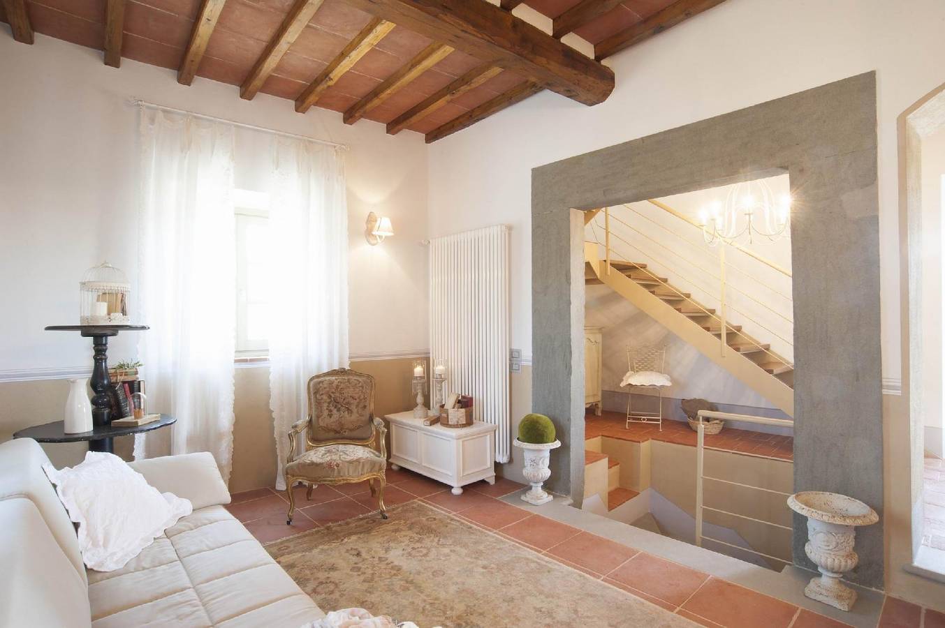 Apartamento vacacional entero, Flat 'Loggia Q7 Rota' with swimming pool in Reggello, Valdarno