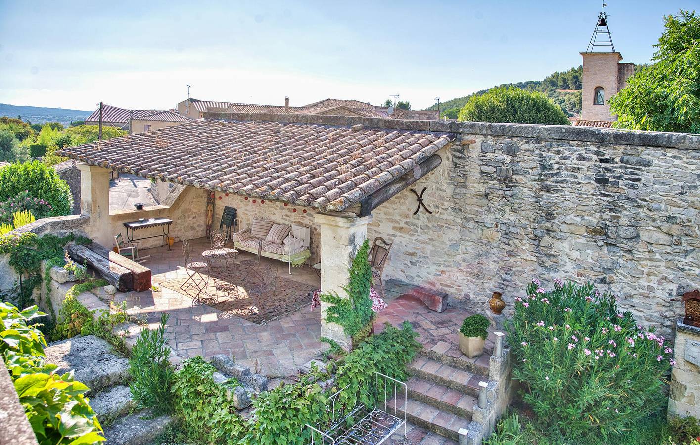 Modernes Apartment mit Pool, WLAN und Parkplatz | 2 km bis Boissières in Nages-et-Solorgues, Nimes und Umgebung