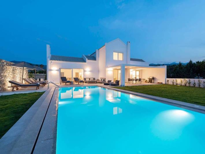 Ferienhaus für 8 Personen, mit Balkon und Terrasse sowie Garten und Pool in Bodrum