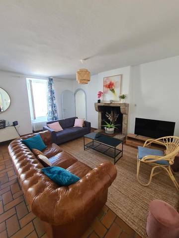 Gîte pour 10 personnes, avec terrasse à Saint-Malô-du-Bois