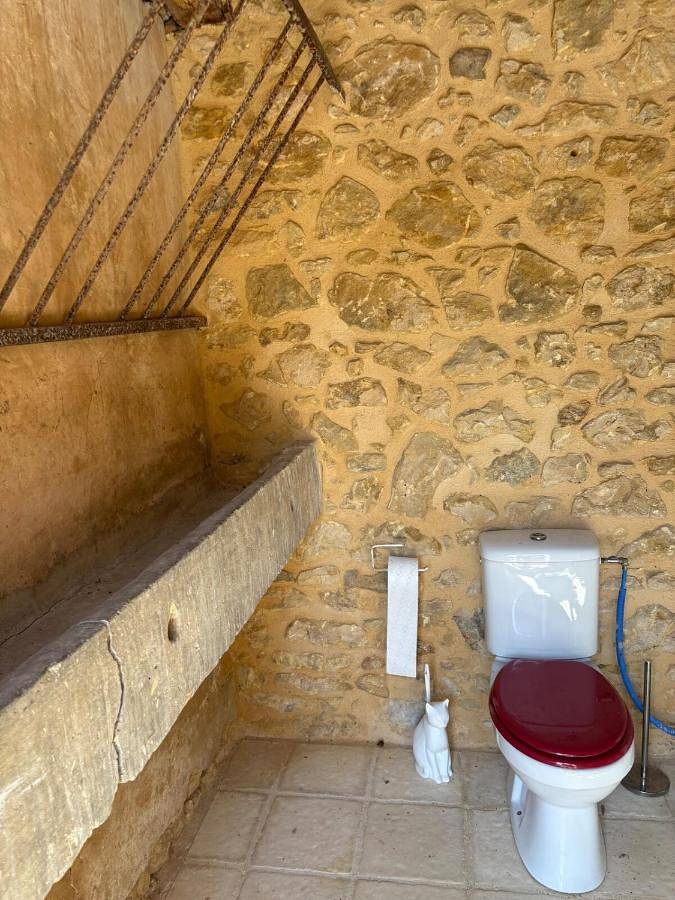 Location de vacances pour 16 personnes, avec piscine ainsi que vue et jardin, animaux acceptés à Lolme - 3