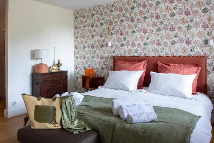 Location de vacances pour 2 personnes, avec jardin ainsi que vue et terrasse à Saint-Philippe-d'Aiguille - 2