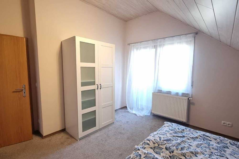 Große Ferienwohnung mit Garten in Lauda-Königshofen, Stuttgart Region