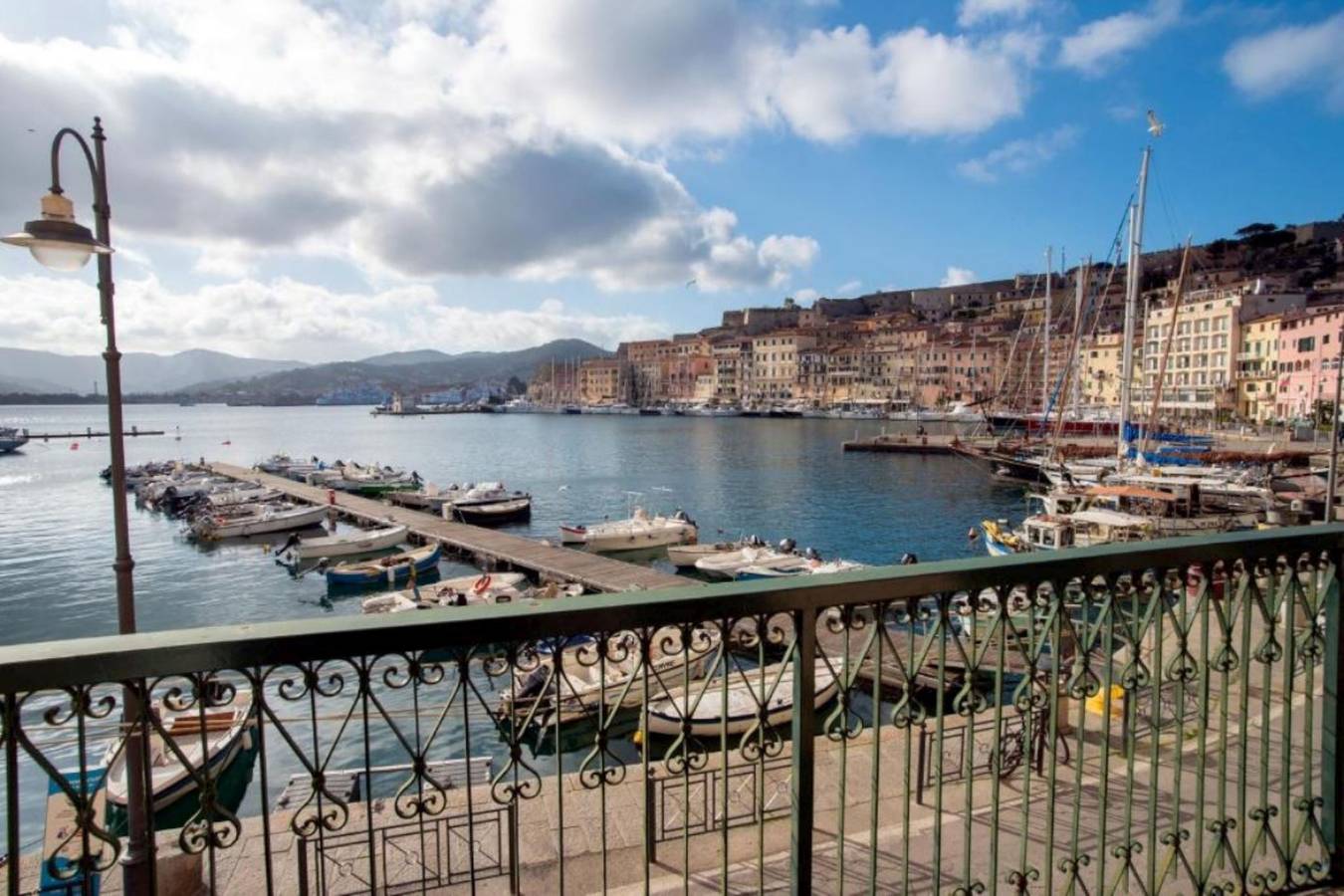 Apartamento vacacional entero, Il Veliero - Appartamento Il Veliero Vista Darsena in Portoferraio, Elba
