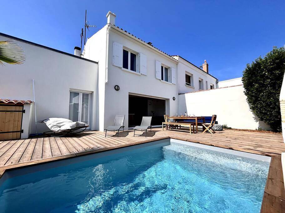Superbe villa avec piscine à 10 min du centre in La Rochelle, Région de La Rochelle