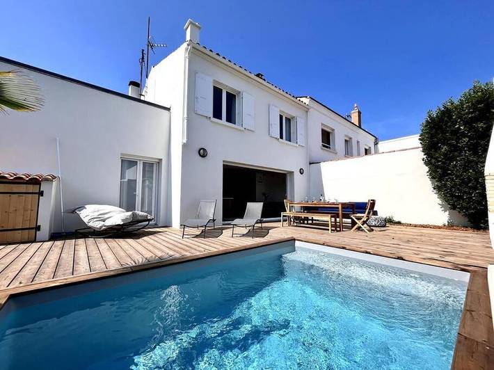 Villa pour 10 personnes, avec Terrasse ainsi que Jardin et Piscine à La Rochelle
