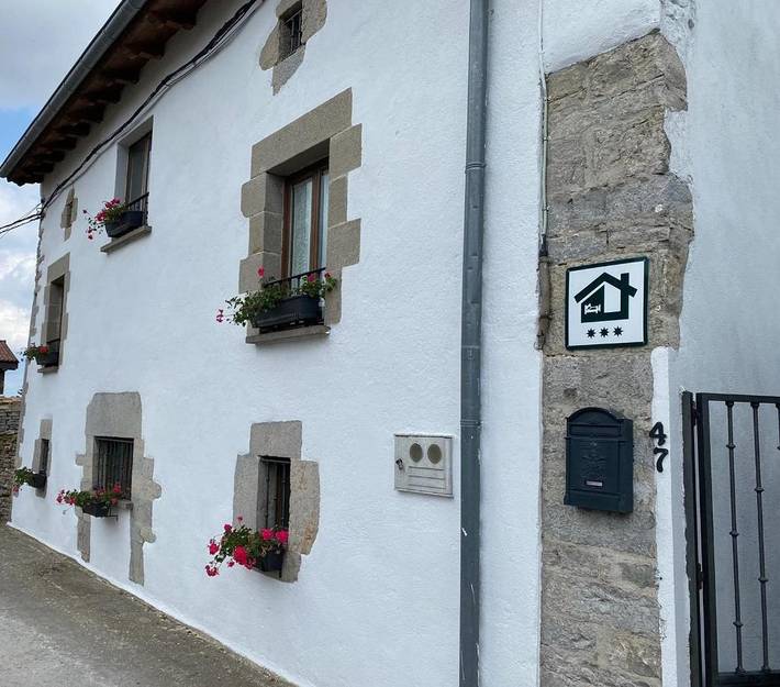 Casa rural para 3 personas, con Terraza además de Jardín y Vistas en Cuenca de Pamplona