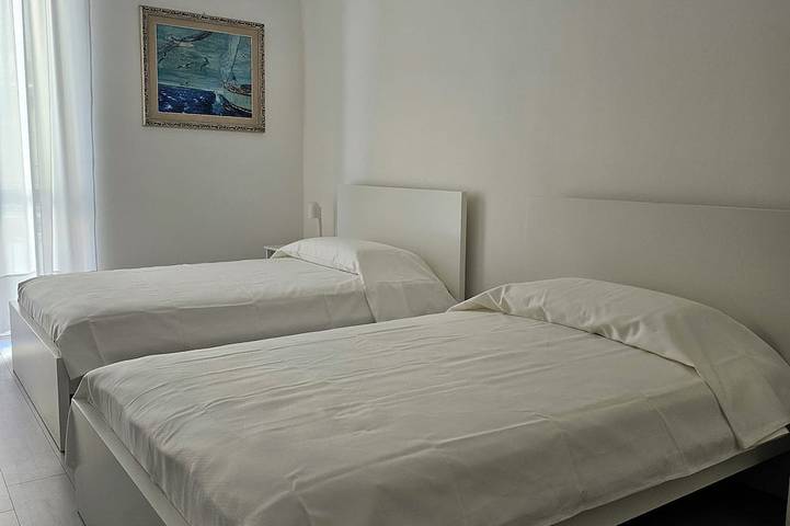 Apartamento entero, Brand new semi-central apartment very convenient to services in Novara, Provincia de Novara