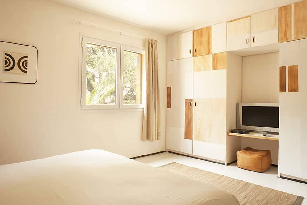 Cala en Baster Villa mit Meerblick und Pool, umgeben von Pinienwäldern in Formentera, Balearen