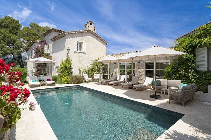Villa for 14 people, with garden in Valbonne
