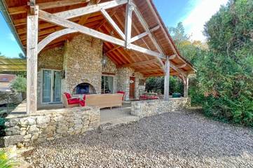 Gîte pour 2 personnes, avec jardin et piscine à Siorac-en-Périgord