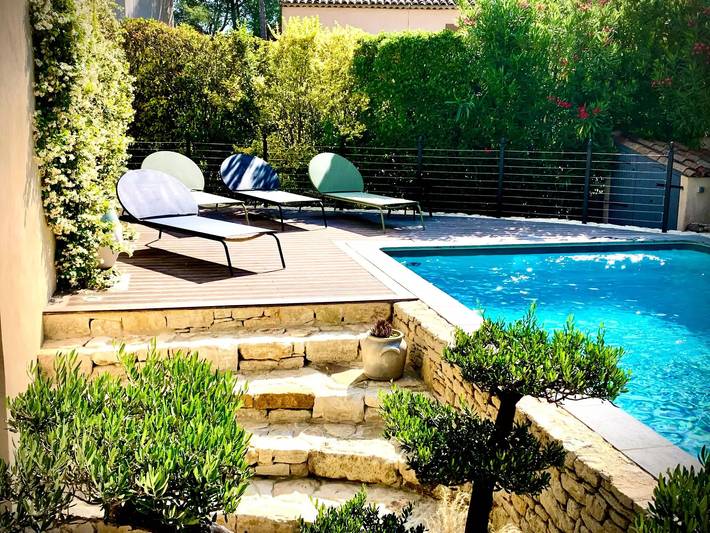 Location de vacances pour 6 personnes, avec jardin et piscine dans Golf de Pont Royal