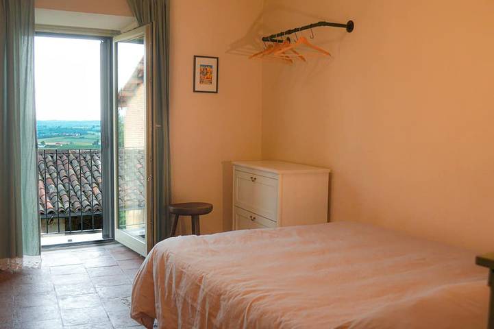 Villa hill view for families and groups - relaxation, BBQ and fast Wi-Fi in Villadeati, Provincia d'Alessandria