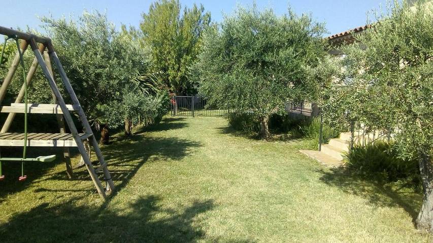 Location de vacances pour 7 personnes, avec jardin et piscine à Althen-des-Paluds - 3