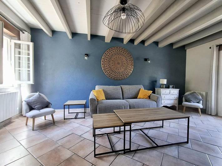 Location de vacances pour 8 personnes, avec vue ainsi que piscine et jardin, animaux acceptés à Sainte-Foy-de-Longas - 4