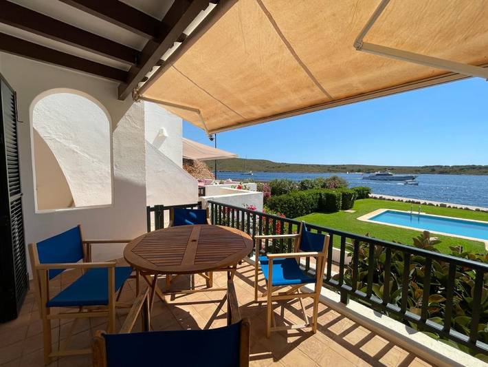 Gîte pour 4 personnes, avec terrasse ainsi que vue et piscine à Fornells - 3