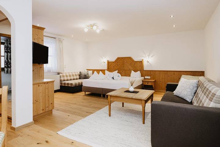 Hotel für 5 Personen, mit Pool und Sauna sowie Garten, kinderfreundlich - 1