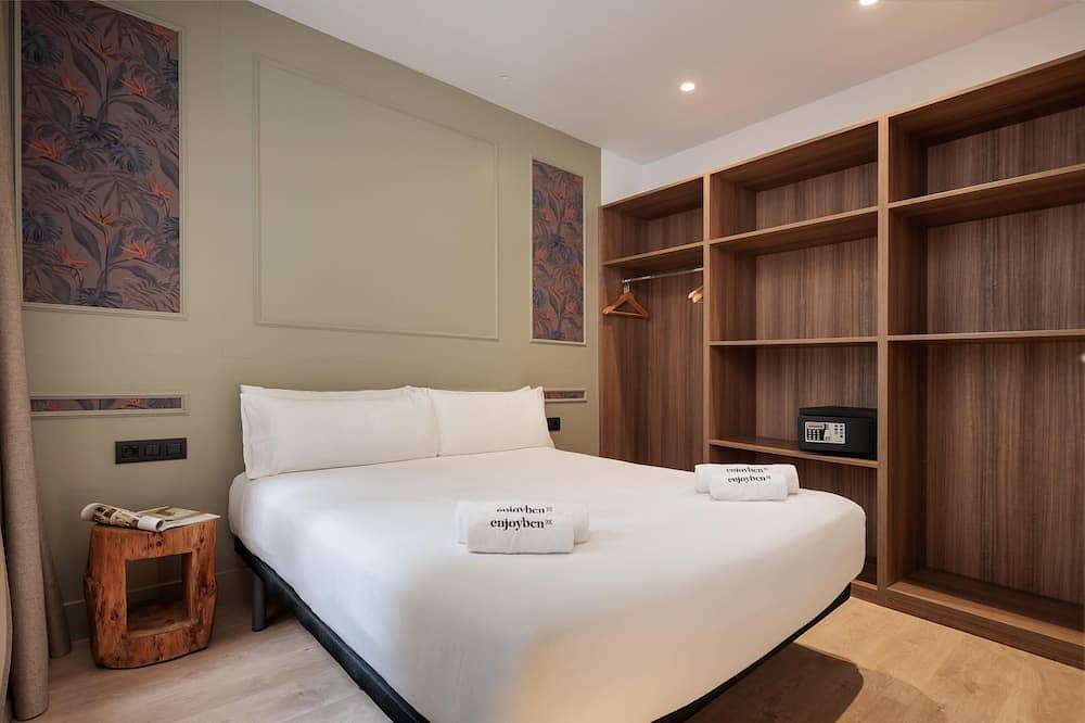 Entire apartment, Exclusive area with views of Casa Batlló in Mequinenza, Saragossa Province