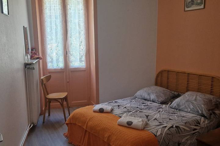 Entire apartment, Welcome to Le Cocon de Seguret—a 120-square-meter duplex apartment in the heart of the historic district in Le Puy-en-Velay, Haute-Loire