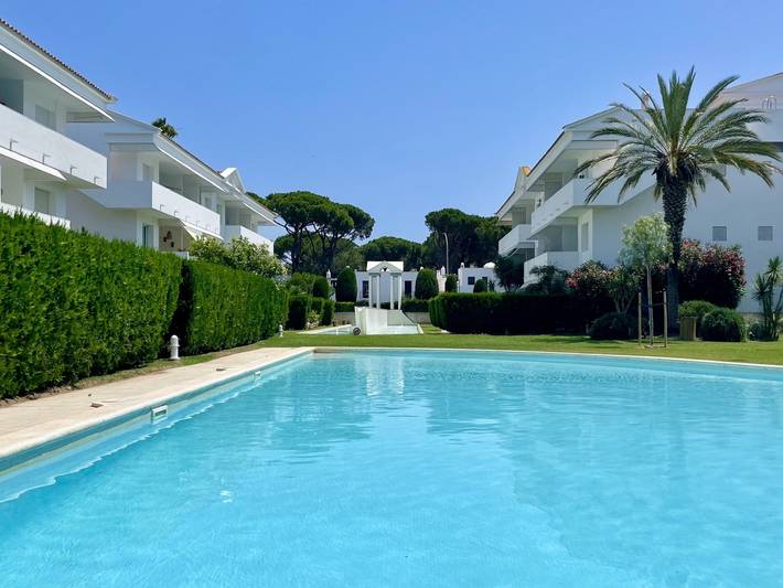 Ferienwohnung für 4 Personen, mit Garten und Pool sowie Terrasse und Kinderpool