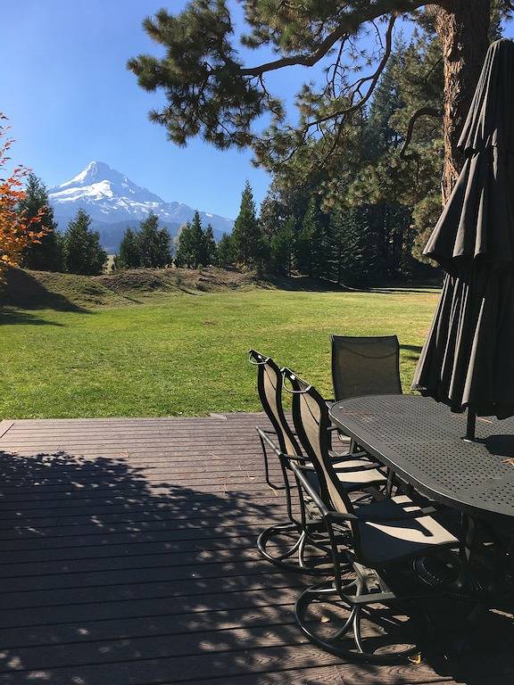 Vacation rental for 12 people, with yard in Mount Hood