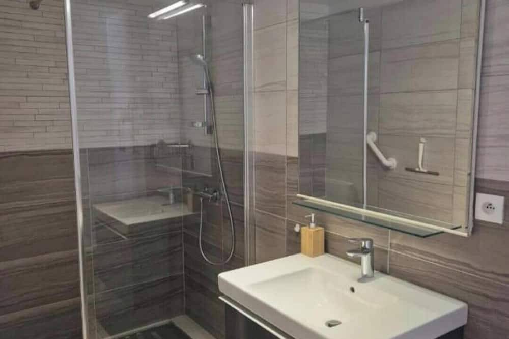 Maisonnette L'olivier du Luberon in Lauris, Parc naturel régional du Luberon