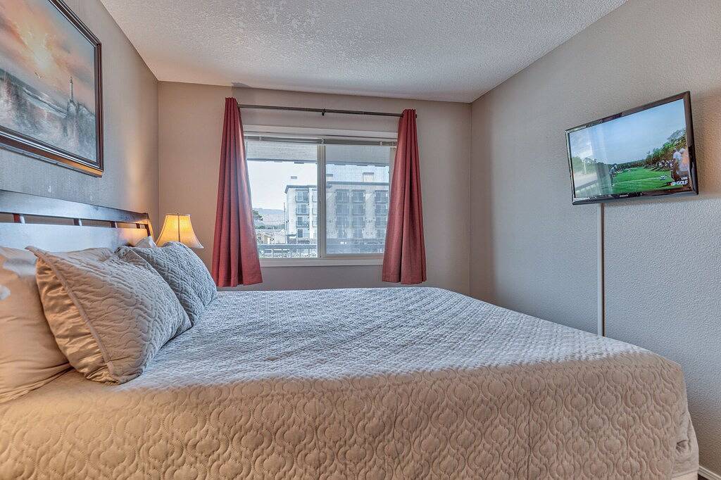 Ganze Wohnung, \"Shore Thing\" - Deluxe 3rd Floor Oceanfront Condo - Wifi, Pool & Zugang zum Strand! in Lincoln City, Devils Lake (OR)