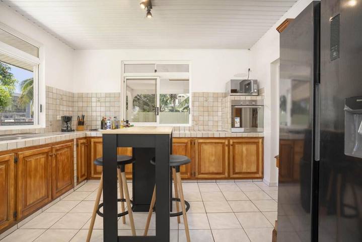 Location de vacances pour 8 personnes, avec terrasse et jardin dans Pirae - 4
