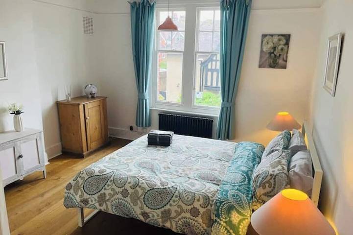 Ganze Wohnung, Stilvolles viktorianisches Apartment am Meer, nahe Nationalpark in Eastbourne, Ost Sussex