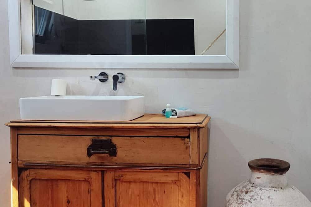 Ganze Wohnung, Luxus-Appartement \"Carlo\"mit traumhaftem Blick direkt am Hafen in Limenaria, Thassos