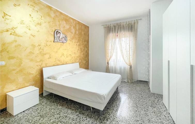 Ganze Ferienwohnung, Strandnahes 100qm Apartment mit WiFi & Terrasse in Marina di Ginosa, Golf von Tarent