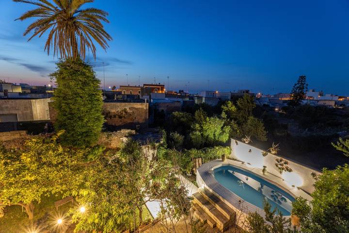 Location de vacances pour 10 personnes, avec Balcon et Balcon/Terrasse ainsi que Terrasse et Vue à Calimera