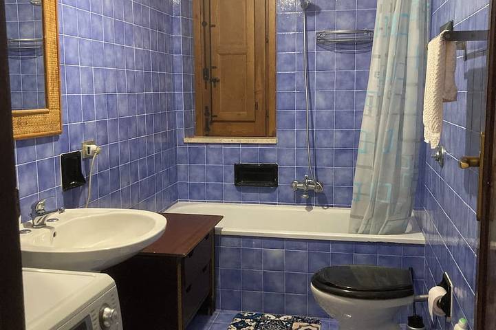 Villa per famiglie con piscina immersa nel verde a pochi km dal mare. in Altavilla Milicia, Palermo Provinz