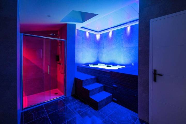 Casa de vacaciones para 4 personas, con balcón además de sauna y jacuzzi - 1