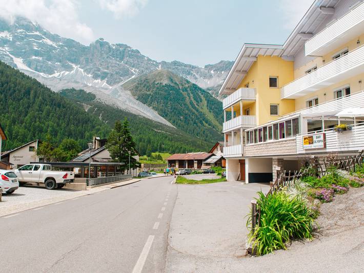 Ferienwohnung für 3 Personen, mit Balkon und Terrasse sowie Garten und Sauna im Vinschgau