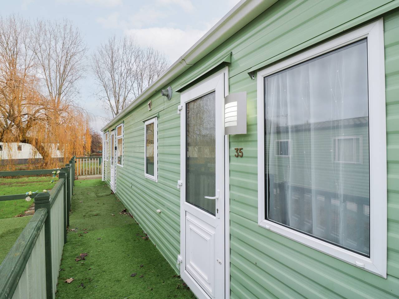 Caravane pour 5 personnes avec jardin in Northampton, Northamptonshire