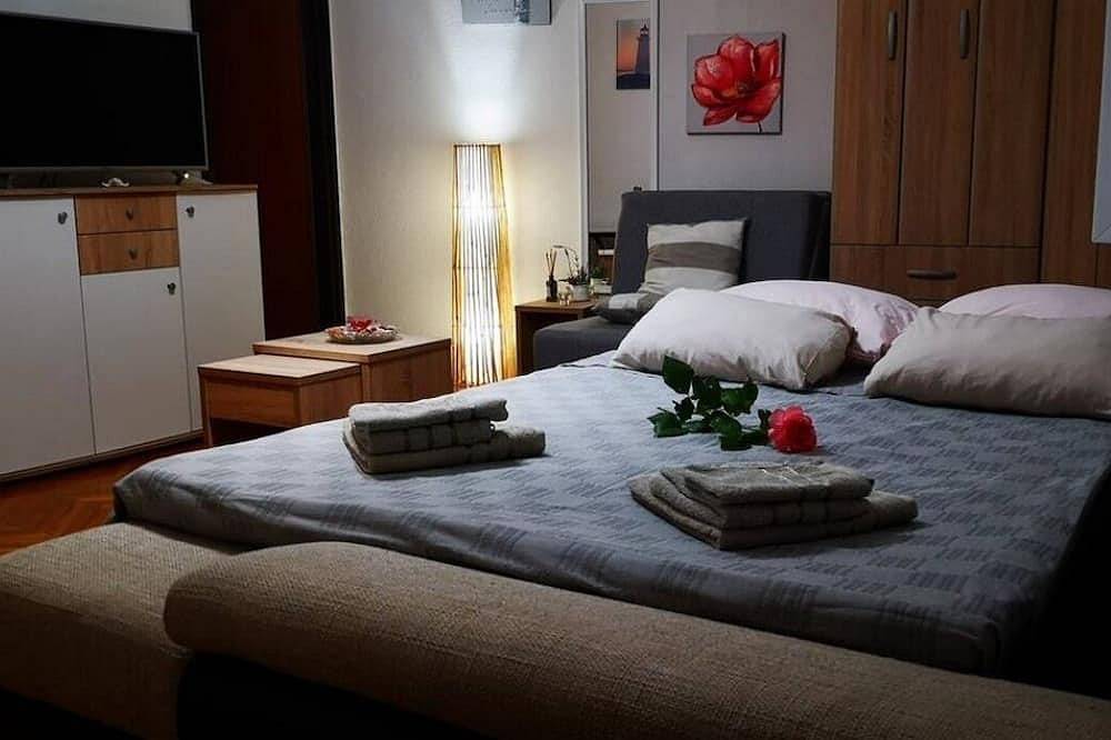 Entire apartment, Studio flat with balcony Supetar, Brač in Supetar, Brac